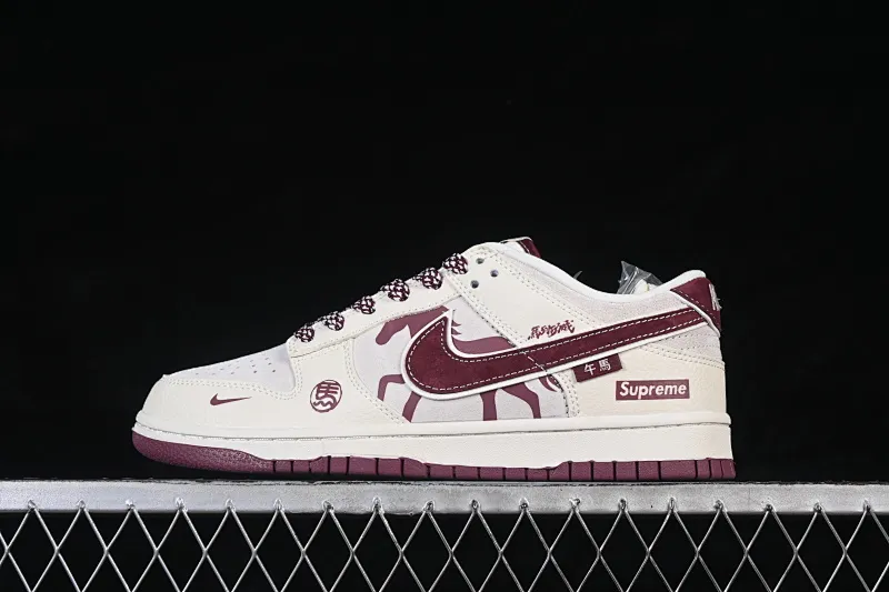 All categories Nk SB Dunk Series Nk SB Dunk Low High-end customized low-top sneakers Nike SB Dunk Low Beige and wine red contrast color High-end customized low-top casual sneakers DN3168-011